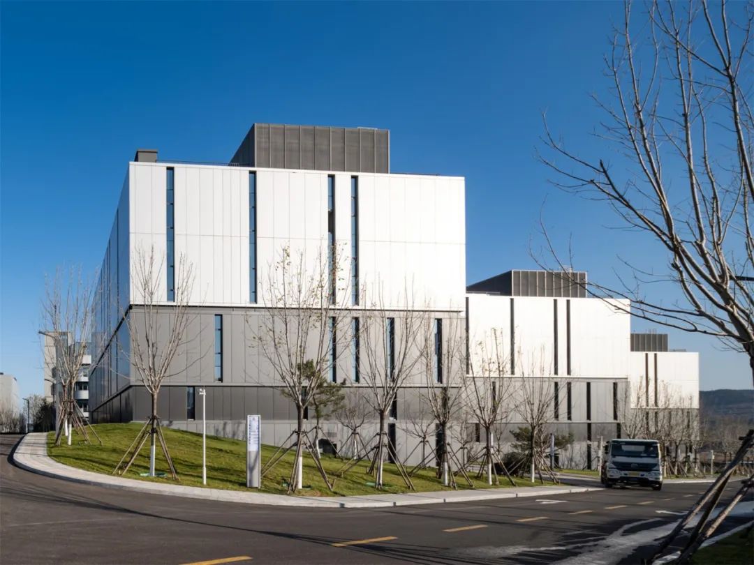 萬(wàn)事達(dá)30天極速交付，賦能環(huán)磁山項(xiàng)目幕墻美學(xué)！(圖4)